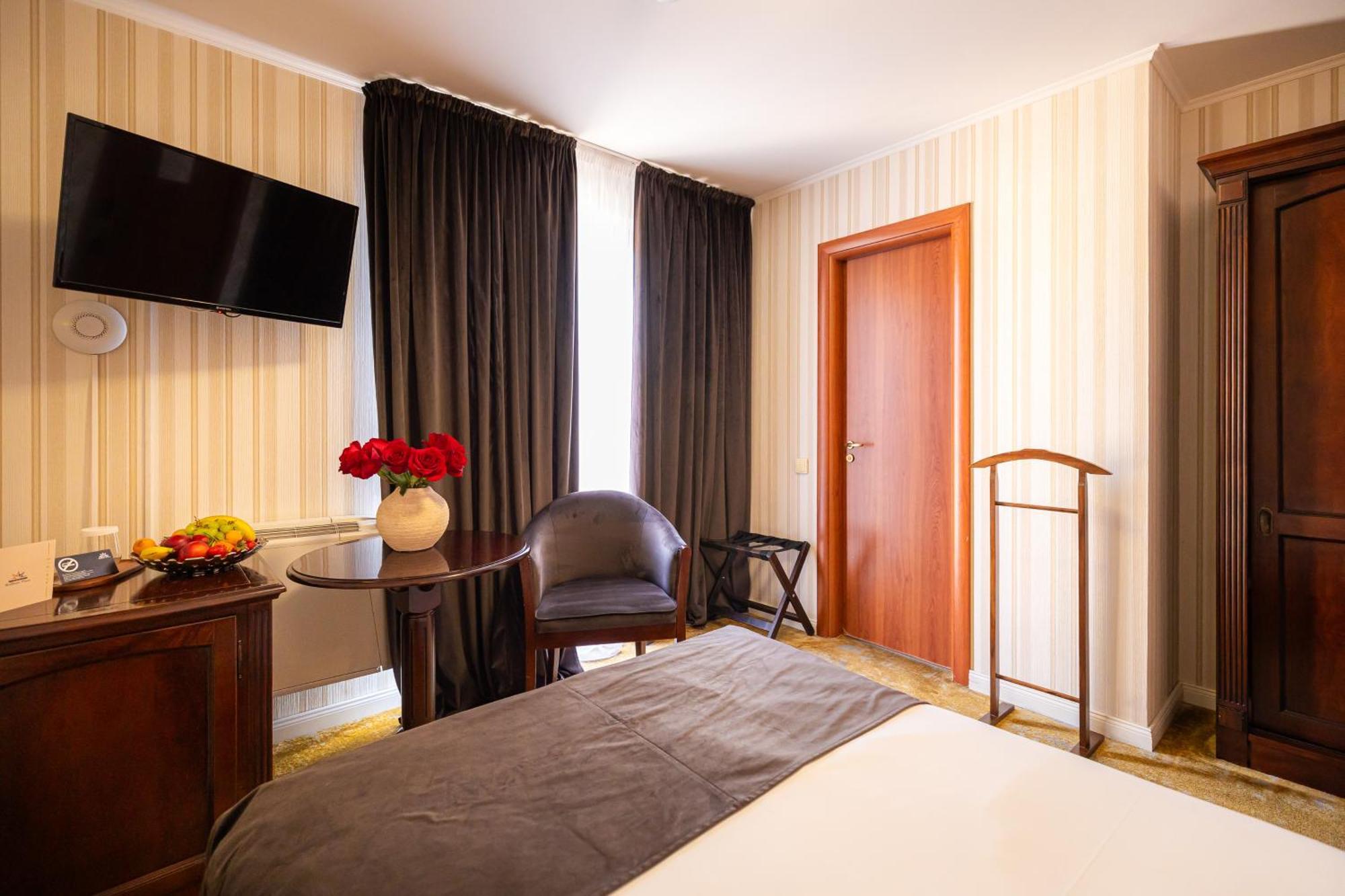 Brilliant Plaza Hotel